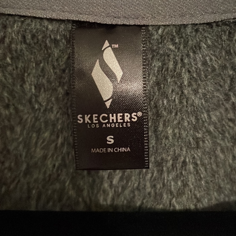 Sketchers lightweight track jacket - Picture 5 of 7